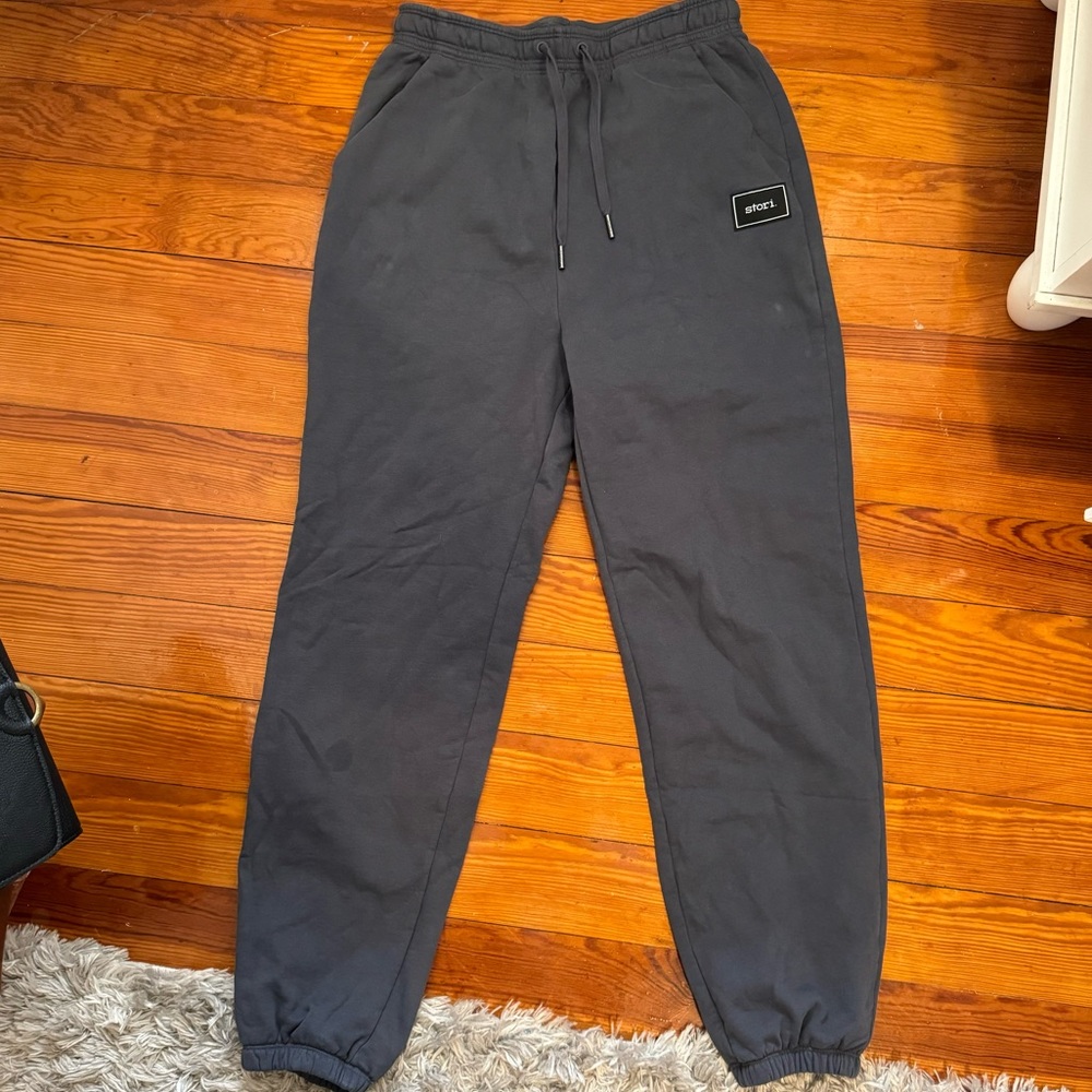Stori seek sweatpants